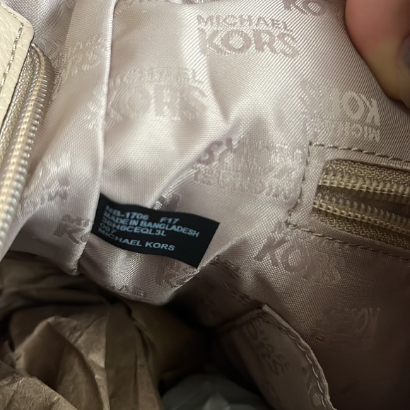 **sold elsewhere** NWT Michael Kors Convertible Strap Tan Leather Shoulder Bag - Picture 12 of 17